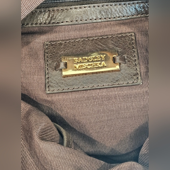 Bagdley Mischka Brown Hobo Handbag / Purse Soft Leather Adjustable Strap - Picture 6 of 15